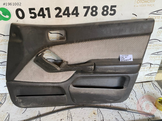 MİTSUBİSHİ LANCER SAĞ ÖN KAPI DÖŞEMESİ 1990 MODEL ORJİNAL