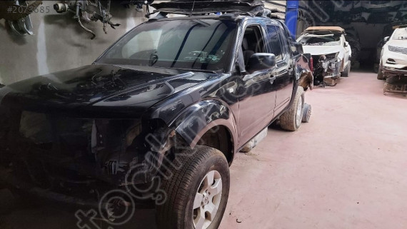 NİSSAN NAVARA SAĞ ÖN FAR ve TÜM PARÇALARI...MİL OTO