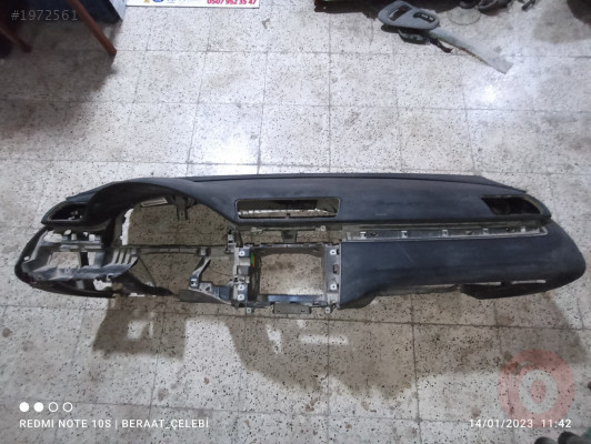 VOLKSWAGEN PASSAT CC GÖĞÜS ÇIKMA PARÇA