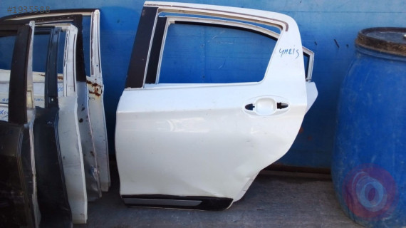 TOYOTA YARİS ORJINAL ÇIKMA SOL ARKA KAPI