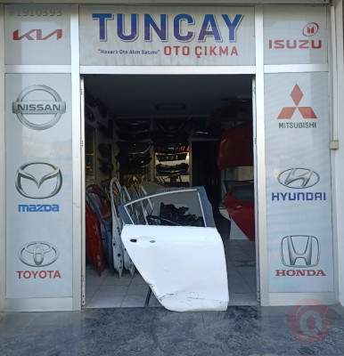 MAZDA 3 SAĞ ARKA KAPI 2010-2013 ÇIKMA PARÇA