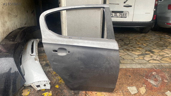 OPEL CORSA E SAĞ ARKA KAPI ÇIKMA ORJİNAL