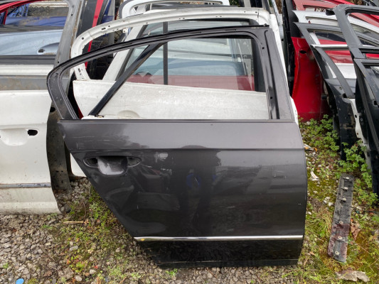 VOLKSWAGEN PASSAT B6 SAĞ ARKA KAPI