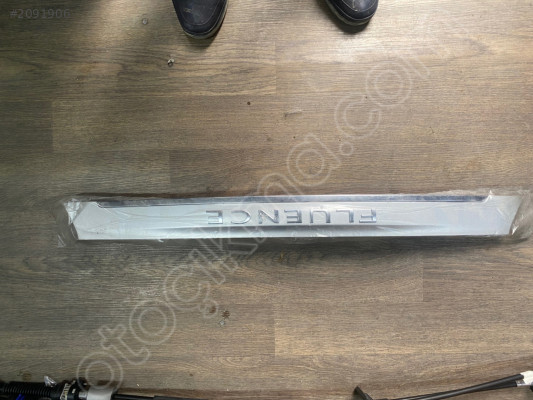 Renault Fluenc arka bagaj çitası