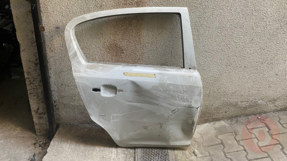 OPEL CORSA D SAĞ ARKA KAPI ÇIKMA ORJİNAL