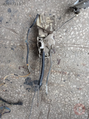 Honda Civic sağ ön kapı kilidi