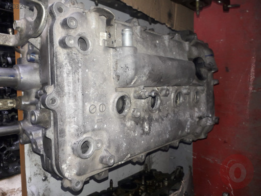 Toyota Corolla 1ZR üst kapak