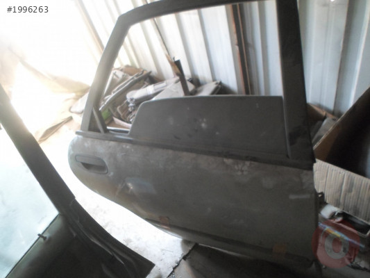 VOLVO S40 2001 GRİ ARKA SAĞ KAPI ÇIKMA