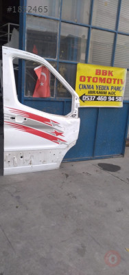 Ford transit çıkma sağ ön kapı az hasarlı