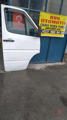 Mercedes sprinter 313 çıkma sağ ön kapı