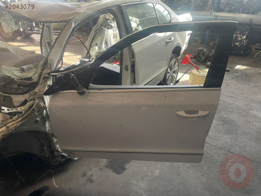 Skoda SuberB 2014 Sol Ön Kapı Çıkma parça