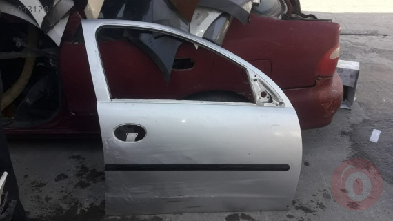 OPEL CORSA C ORJINAL ÇIKMA SAĞ ÖN KAPI