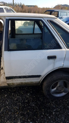 Ford escort (89-92) sol arka kapı  çıkma