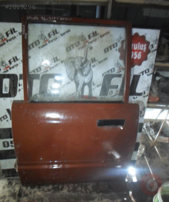 TOYOTA HİLUX 1994 SOL ARKA KIRMIZI KAPI