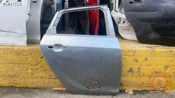 OPEL ASTRA J SAĞ ARKA KAPI ORJİNAL ÇIKMA 13301547