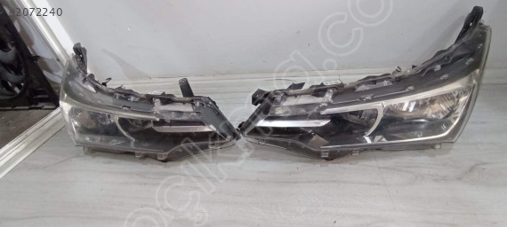 TOYOTA COROLLA ORJINAL ÇIKMA SAĞ SOL FAR