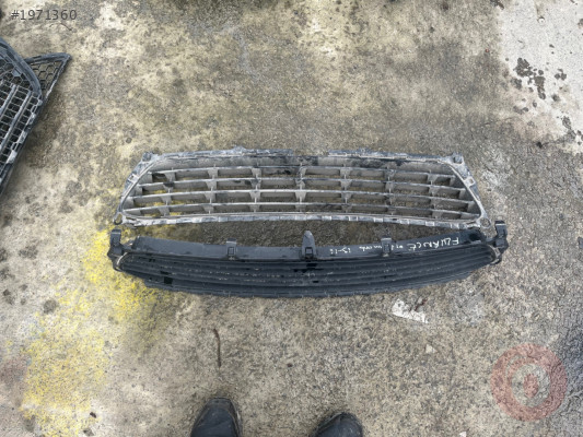 RENAULT FLUENCE ÇIKMA ORJİNAL ÖN TAMPON IZGARASI