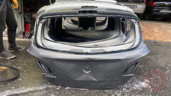 OPEL CORSA E BAGAJ KAPAĞI ÇIKMA ORJİNAL