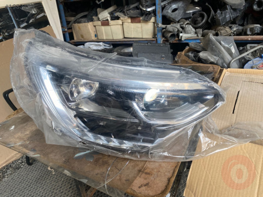 Renault megan dört sağ far