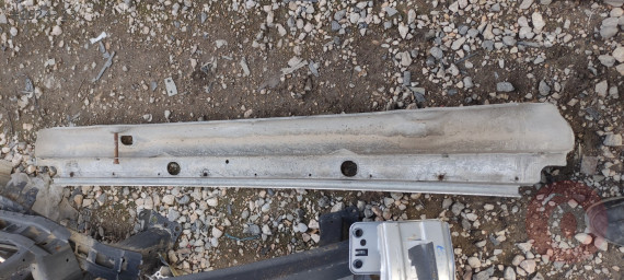 BMW e38 arka tampon demiri
