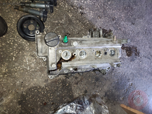 Toyota Yaris 2 sz eksantrik kapağı