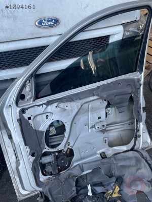 Mondeo 2001-2007 sağ kapı camı çıkma