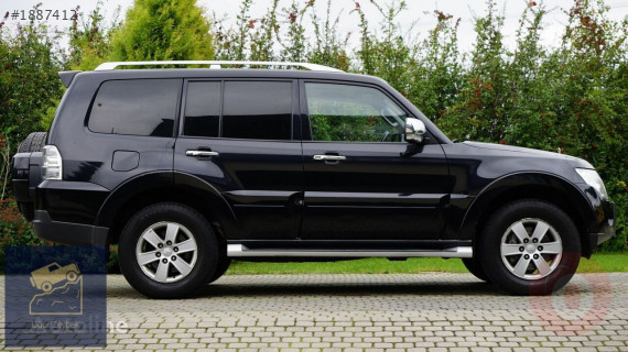 MİTSUBİSHİ PAJERO ARKA ÇAMURLUK ORJİNAL ÇIKMA
