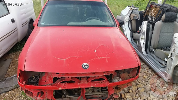 OPEL VECTRA A ÖN KAPUT