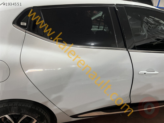 Renault Clio 4 Sağ Arka Kapı (Beyaz)