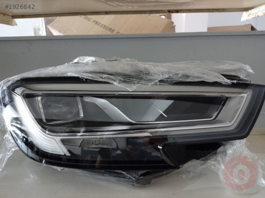 AUDİ A3 MATRİX SAĞ FAR CAM KASA