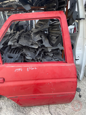 Ford Eskort sağ arka kapı  çıkma