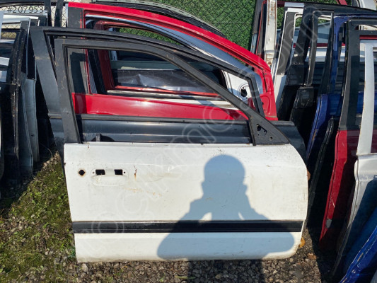 MAZDA 323 SAĞ ÖN KAPI