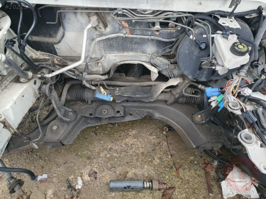 RENAULT LATİTUDE MOTOR BEŞİK ( TRAVERS ) ÇIKMA