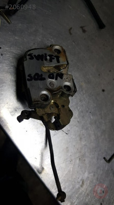 Suzuki swift sol ön kapı kiliti çıkma