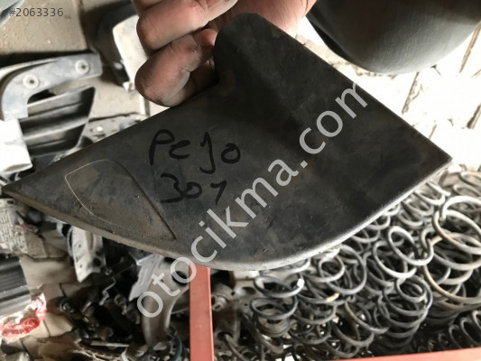 Sağ ön kapı pilastigi