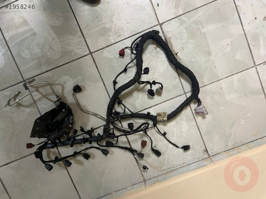Vw Skoda 1.6 Dizle Motor Tesisatı Çıkma PARÇA 04L972627KK - Vossan Otomotiv Vw Skoda 1.6 Dizle Motor Tesisatı Çıkma PARÇA 04L972627KK - Audi 04L972627KK Orijinal Çıkma Yedek Parça Ankara