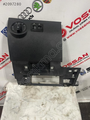 2k5858365d Göğüs Kaplaması Sol Alt köşe Çıkma PARÇA - Vossan Otomotiv 2k5858365d Göğüs Kaplaması Sol Alt köşe Çıkma PARÇA - Volkswagen 2k5858365d Orijinal Çıkma Yedek Parça Ankara