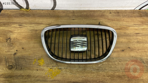 SEAT LEON ORJİNAL ÇIKMA ÖN PANJUR