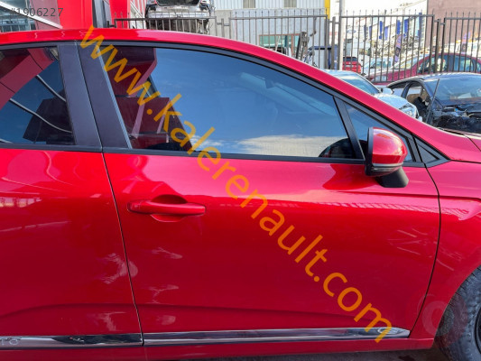 Renault Clio 5 Sağ Ön Kapı (Alev Kırmızı)