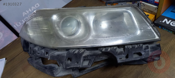 Megane 2 mercekli sol ön far motorsuz OEM 8200412754 çıkma