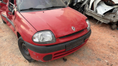Renault Clio ön kaput