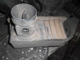 NİSSAN D21 HAVA FİLTRE KUTUSU