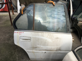 Honda Accord 1998 Sağ Arka Kapı Menteşesi Kelebek Camı