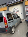 Kango sağ kapıları