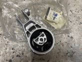 OPEL CORSA E BENZİNLİ ARKA MOTOR KULAĞI SIFIR ORJİNAL GM 13427227