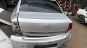 Astra haş sedan bagaj kapağı