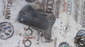 5Q0501475 Seat Leon 2015 arka dingil bağlantı ayağı