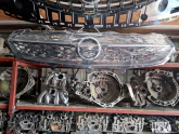 ÖZMEN OPEL CORSA F ÖN PANJUR AMBLEMİ KOMPLE