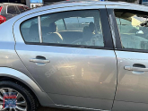 OPEL ASTRA H SEDAN SAĞ ARKA KAPI HATASIZ