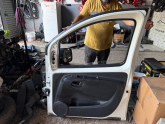 PEUGEOT BİPPER SAĞ ÖN KAPI CAM KRİKOSU 08-25